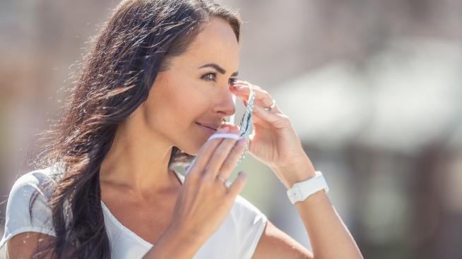 Носене на защитна маска с грим – две несъвместими неща 