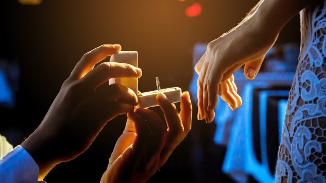 Анита на Рачков се сгоди за богат американски бизнесмен