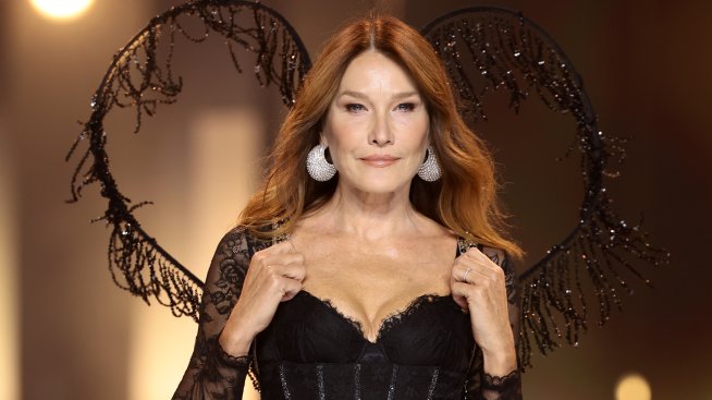 Карла Бруни сподели редки снимки на дъщеря си Джулия Саркози