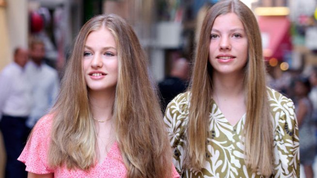 Испанската принцеса Леонор и инфанта София продължават да диктуват лятната мода в Палма де Майорка