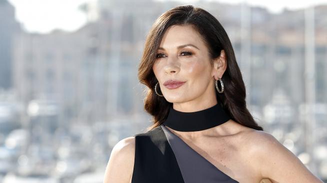 Модно дефиле у дома: Катрин Зита-Джоунс, неповторима си!