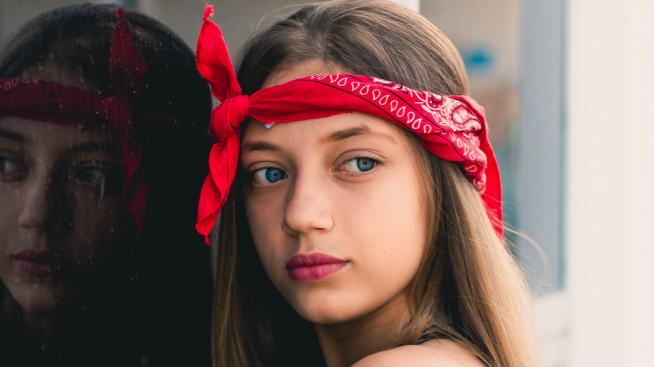 5 прически с шал, които да изпробвате 