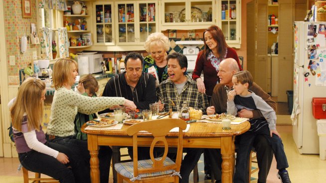 Рей Романо и Лиса Кудроу – истинско семейство, което крие мрачни тайни