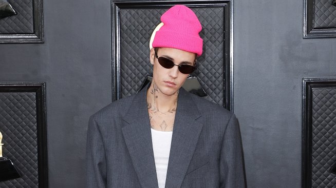 Мода за напреднали – Джъстин Бийбър с бабиното одеяло 