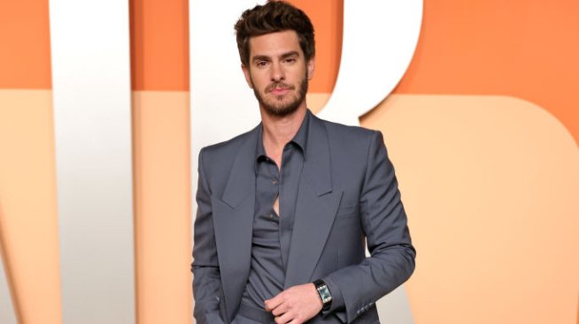 Сериозно е – Андрю Гарфийлд и Моника Барбаро заживяха заедно