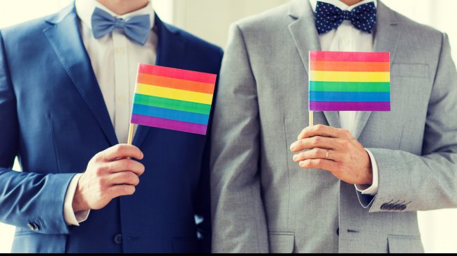 Руснак съди Apple, защото станал гей