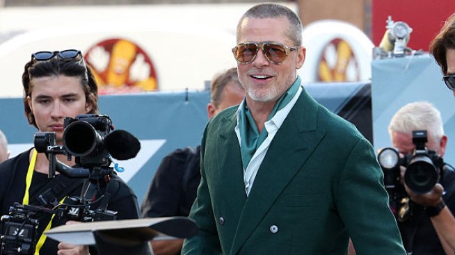 Брад Пит индиректно демонстрира любовта си към Инес де Рамон 