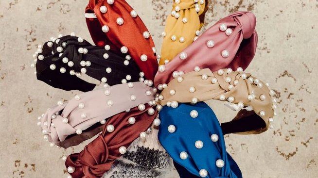 Диадеми с перли – отново на мода 