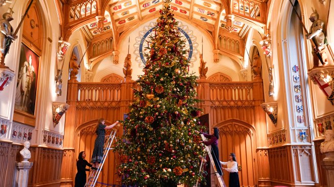 Кралска Коледа – как домовете на Уилям и Кейт и Чарлз и Камила се украсиха за празника