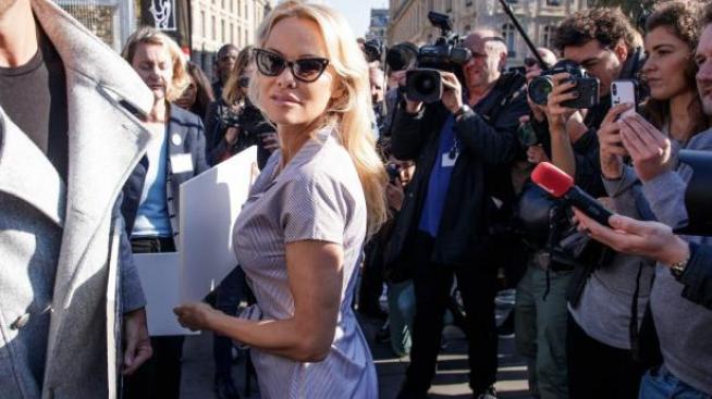 Памела Андерсън предложи помощ на Джъстин Трюдо да стане веган