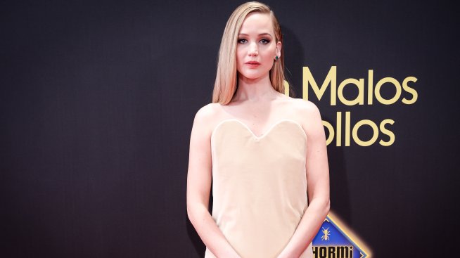 Пижама, палачинка или рокля – Дженифър Лорънс раздели мненията с роклята си