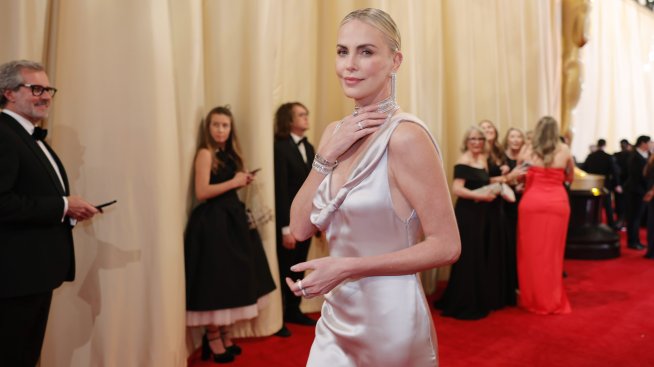 Чарлийз Терон взе 7-годишната си дъщеря на модно шоу