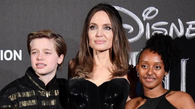 Оперираха две от децата на Анджелина Джоли