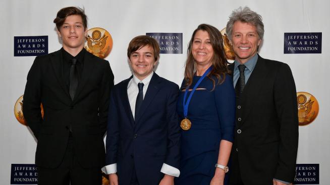 Синът на Бон Джоуви залюби млада актриса