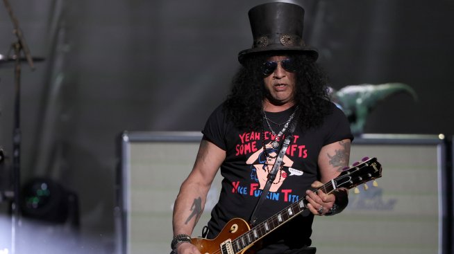 Слаш от Guns n' Roses обяви, че 25-годишната му дъщеря е починала