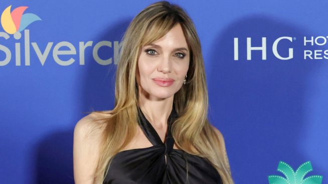 Анджелина Джоли дебютира нов бретон на наградите на филмовия фестивал в Палм Спрингс