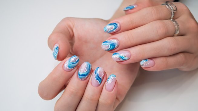 Земни, топли и меки – мраморните нокти са задължителни за есента