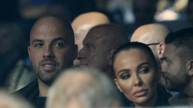 Николета Лозанова и Ники Михайлов се гушкат на Малдивите