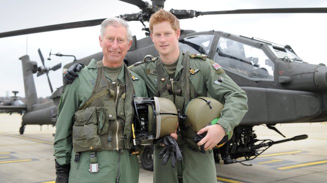 Принц Хари кацна в Англия, отново без Меган Маркъл