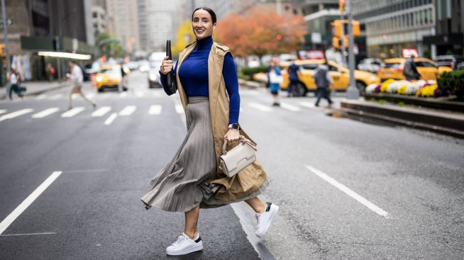 Сбогом, сандали – маратонките, които ги заменят тази есен