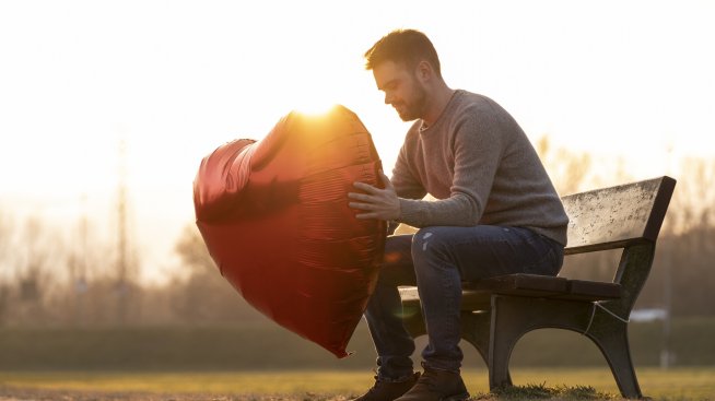 Зодиите, които се изпаряват от връзката като призрак