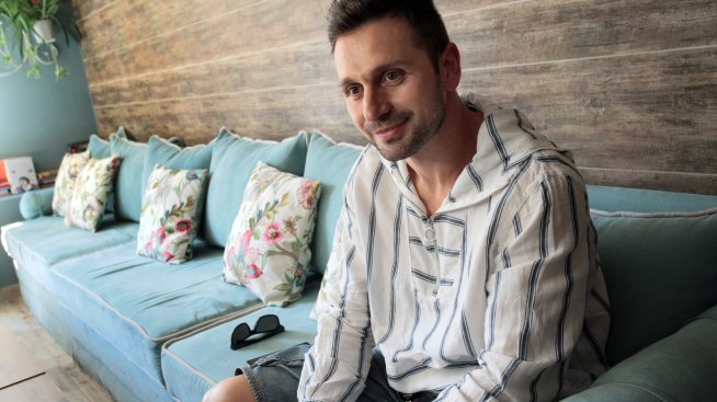 Александър Сано празнува годишнина с Нели 