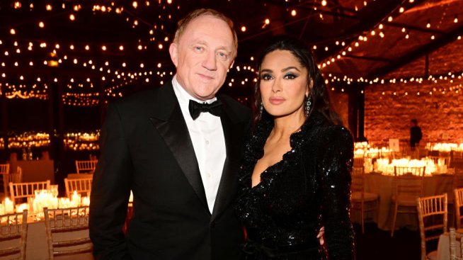 Салма Хайек изпитва „натиск“ да печели пари, въпреки че е омъжена за милиардер