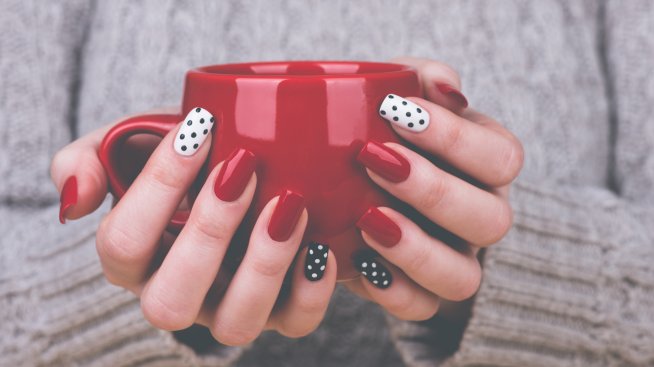 Маникюр на точки – тенденцията, която се завръща тази есен