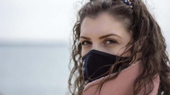 Маска за коктейли стана хит в интернет