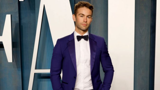 Чейс Кроуфорд показа изваяно тяло и бицепси на супергерой