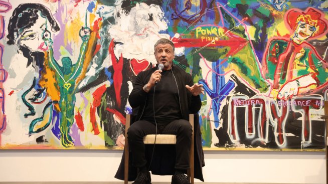 Силвестър Сталоун със своя артизложба в Германия