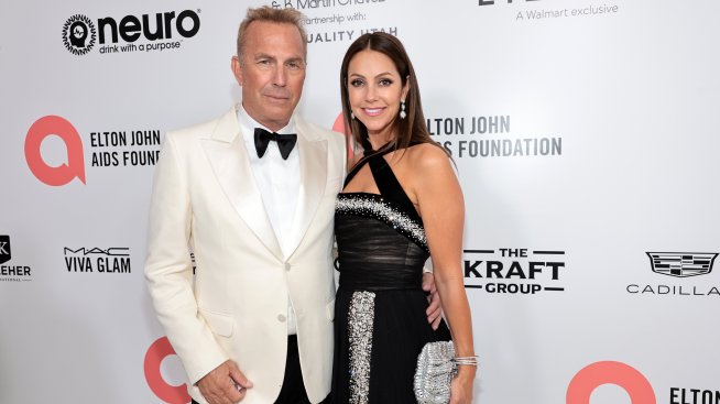 Играта загрубява - Кевин Костнър обвини съпругата си в "изнудване от най-лошия тип"