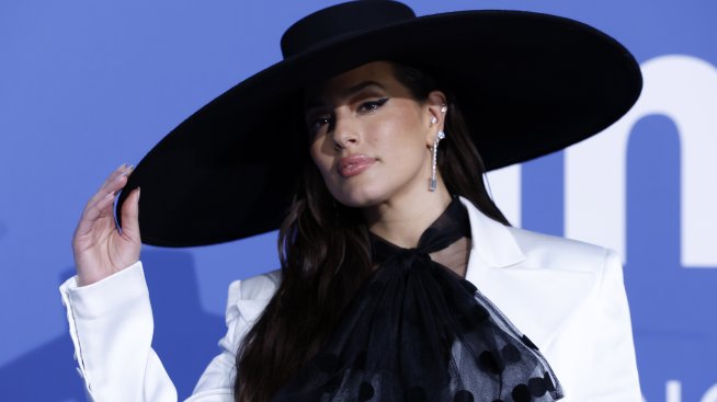 Бански в стил Barbicore – в плажната визия на Ашли Греъм 