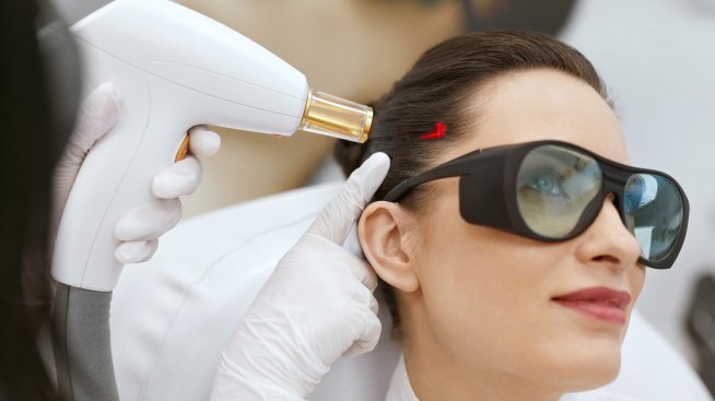 Изтощена и капеща коса – укрепете я с лазер