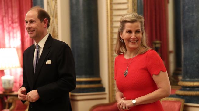 Кой стана основната опора на кралица Елизабет след смъртта на принц Филип?