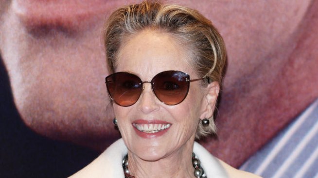 Шарън Стоун и Кевин Костнър се отдадоха на горещ флирт