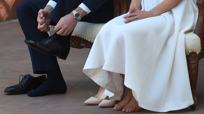 Няма обувки, няма проблем - Кейт Мидълтън се появи боса на кралска визита