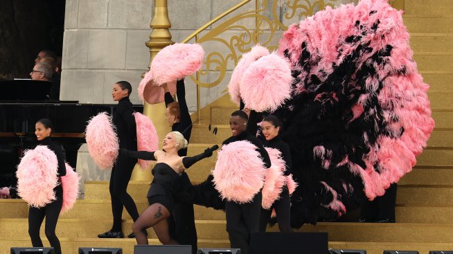 Лейди Гага впечатли с изпълнение на откриващата олимпийска церемония в Париж