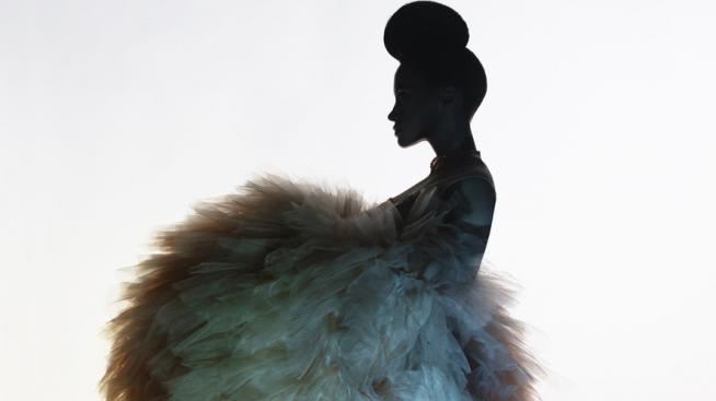 Диляна Попова, Луиза Григорова – родните звезди на абитуриентския си бал