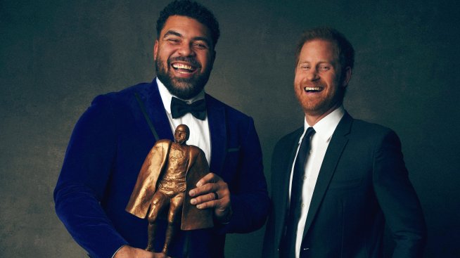 Принц Хари направи изненадваща поява часове след като видя болния крал Чарлз