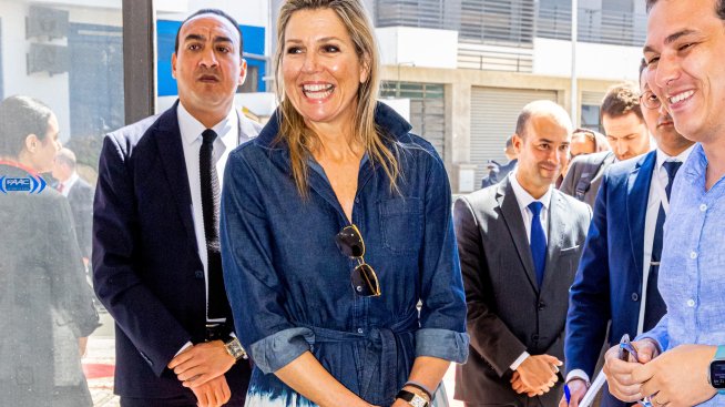 Деним рокля – кралица Максима със свеж пролетен модел