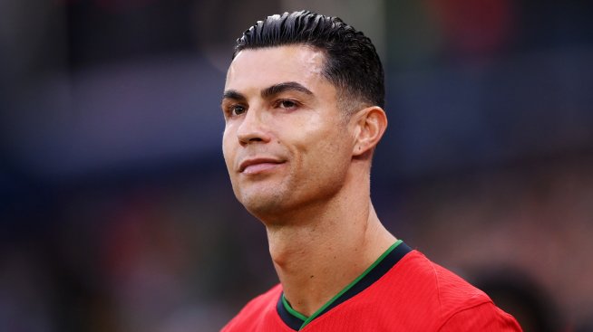 Рекордите го следват – Кристиано Роналдо влезе в YouTube и постигна върхово постижение