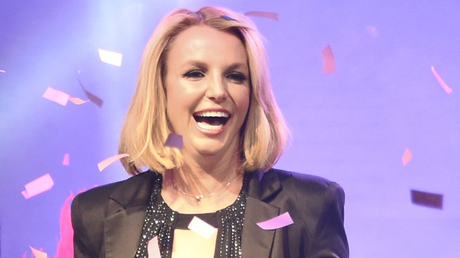 Бритни Спиърс озадачи феновете със снимка на гол мъж