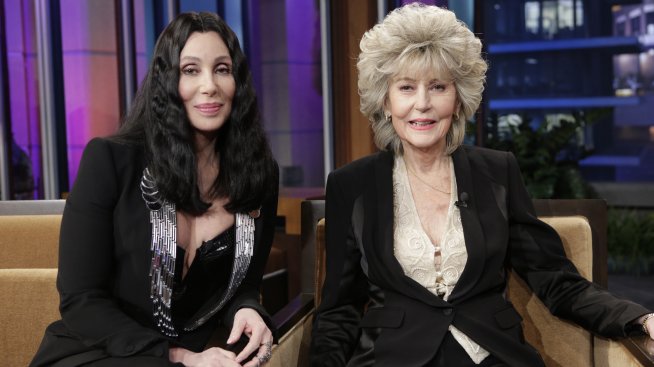 Дни преди Коледа: Шер изгуби майка си