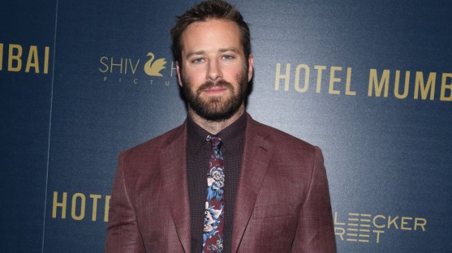 Явно не е толкова страшен: Арми Хамър отново е влюбен