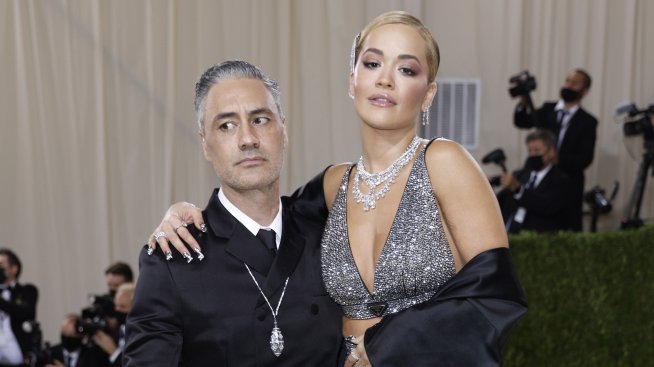 Изненада! Ние сме влюбени и сме заедно! 