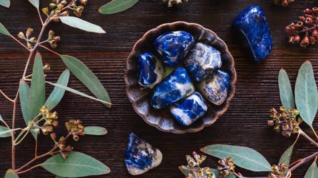 Силата на естествените камъни: Содалит