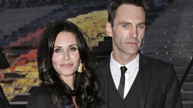 Кортни Кокс се жалва за късия си бретон 