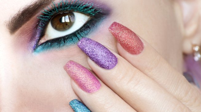 Есенен маникюр: 5 идеи за бляскави нокти