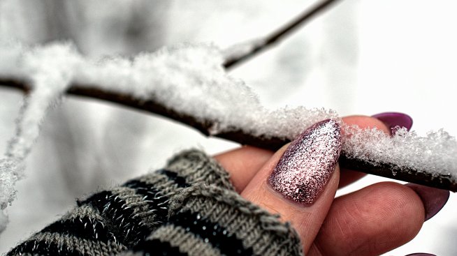 Зимен маникюр – 5 идеи за заострени нокти